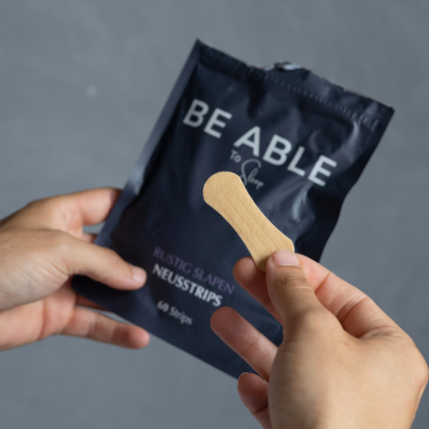 Zandbruine Neusstrips